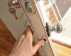 Golden Locksmith Services Rochester, MI 248-494-7040 - 7-Lock-Changing